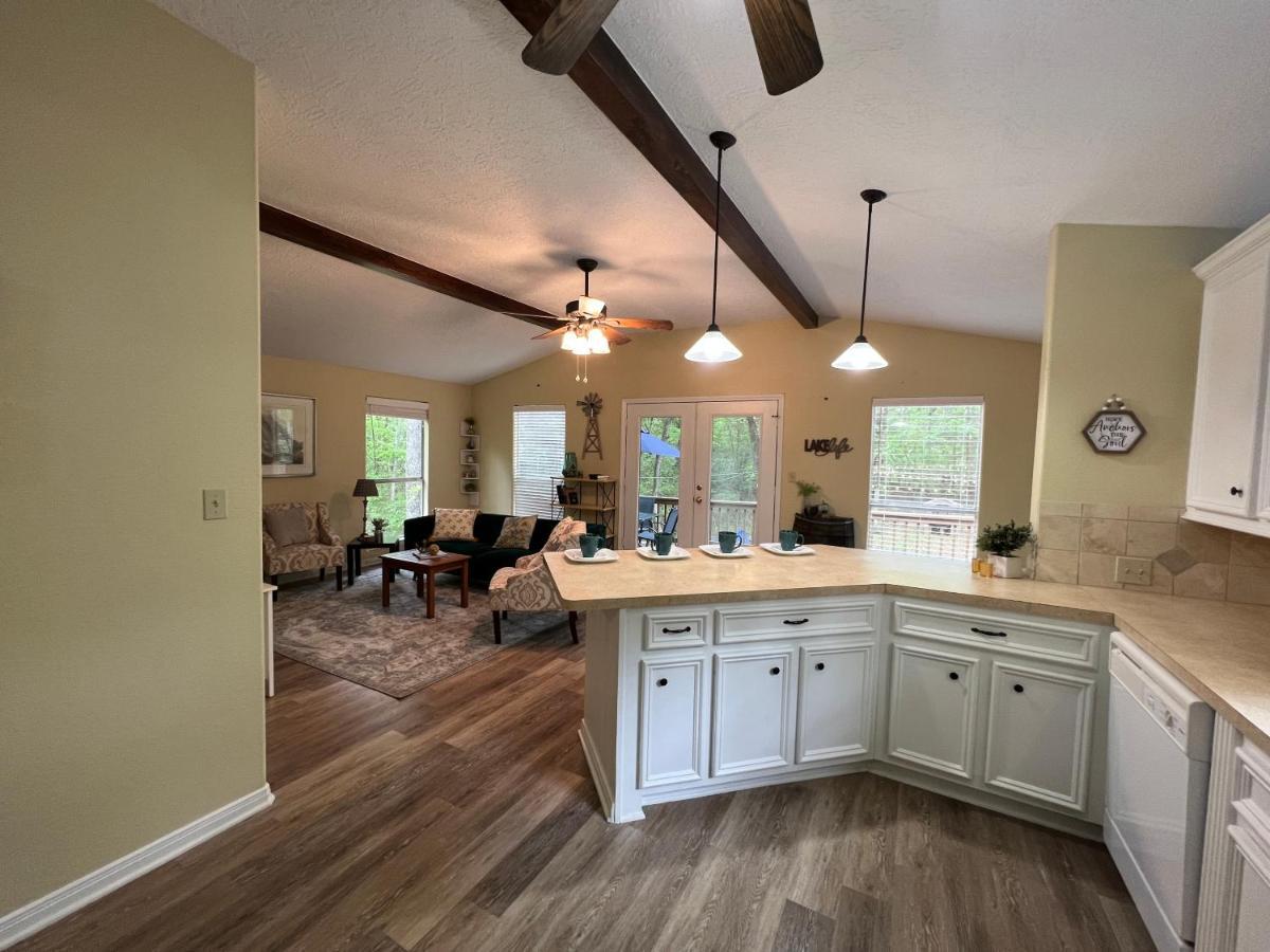 2 Bdrm Treehouse Hideout- Lake Conroe With Boat Ramp Монтгомъри Екстериор снимка