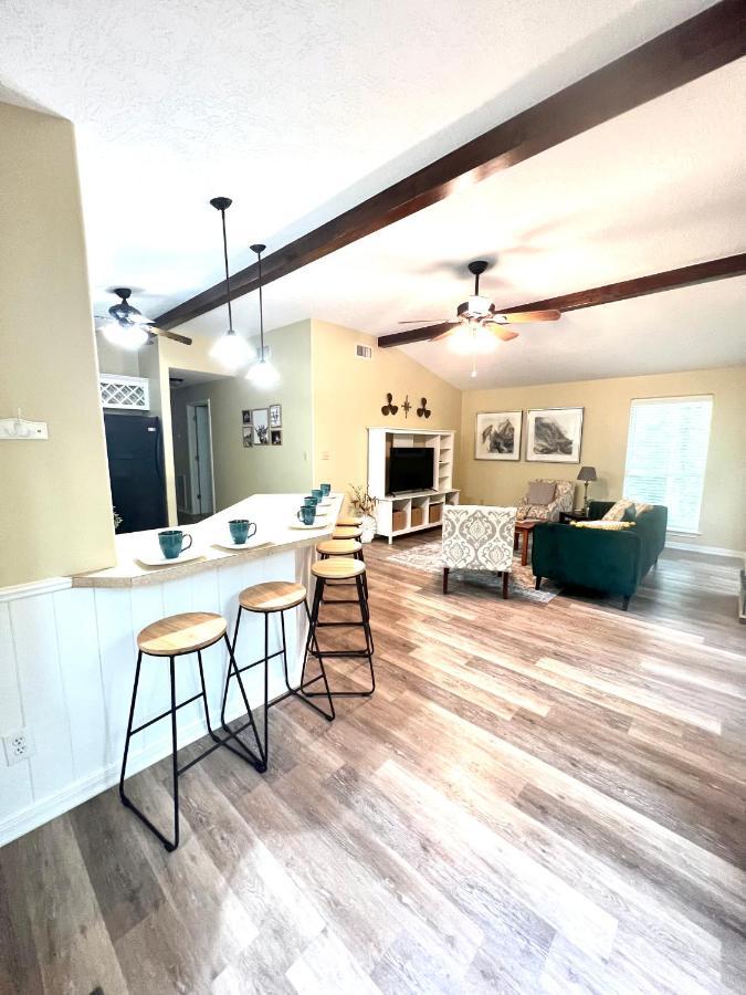 2 Bdrm Treehouse Hideout- Lake Conroe With Boat Ramp Монтгомъри Екстериор снимка