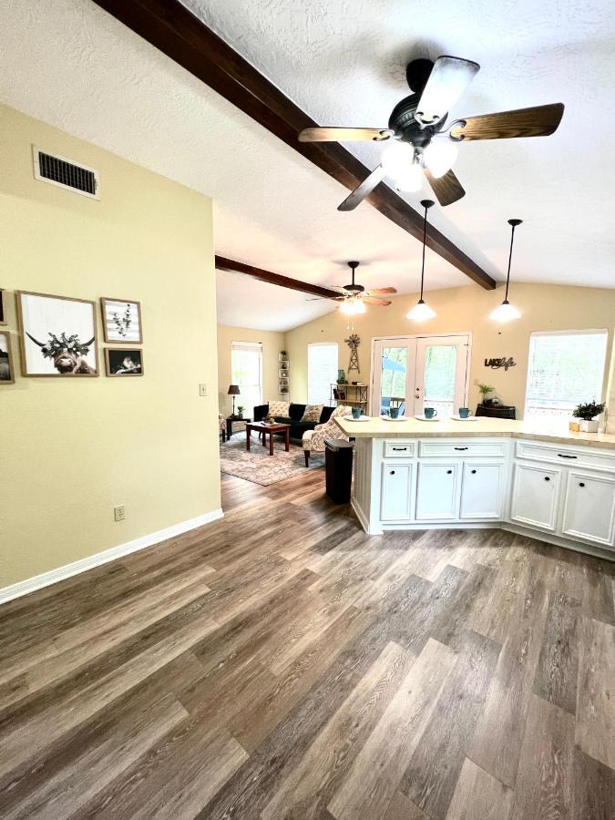 2 Bdrm Treehouse Hideout- Lake Conroe With Boat Ramp Монтгомъри Екстериор снимка